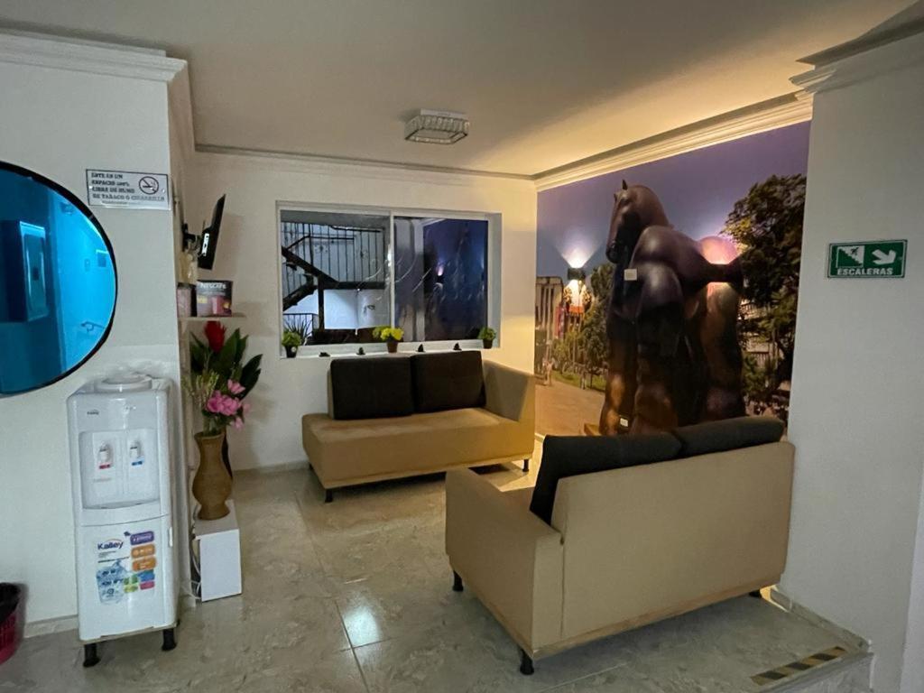 Hotel Eterna Primavera Medellin Exterior photo